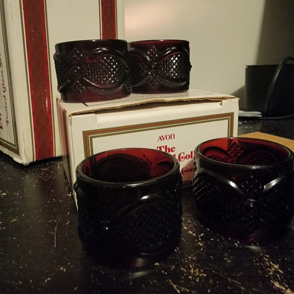 Avon - Picture 4 of 10